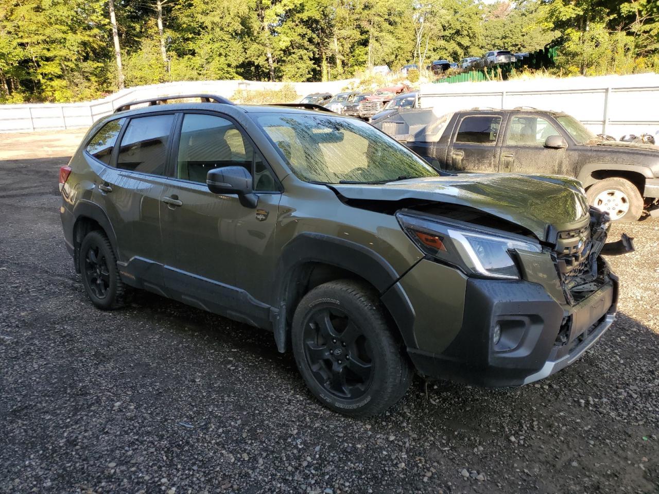 2022 SUBARU FORESTER