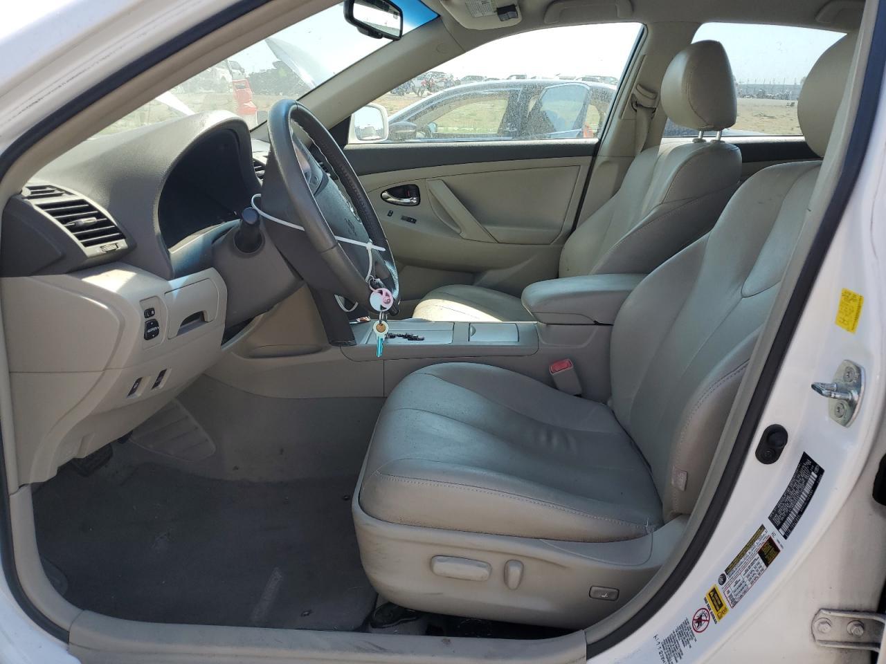 2011 TOYOTA CAMRY