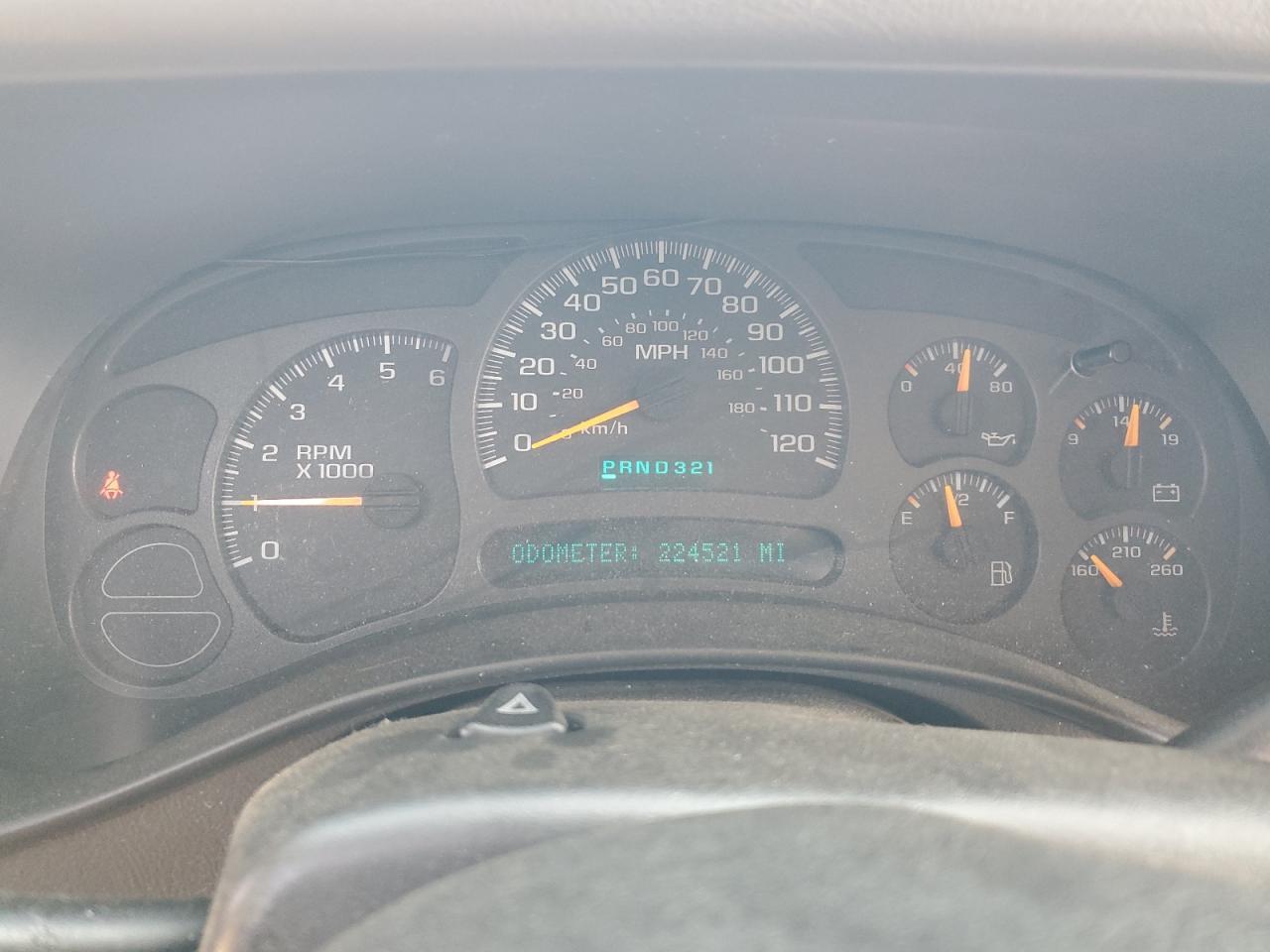 2004 CHEVROLET Tahoe
