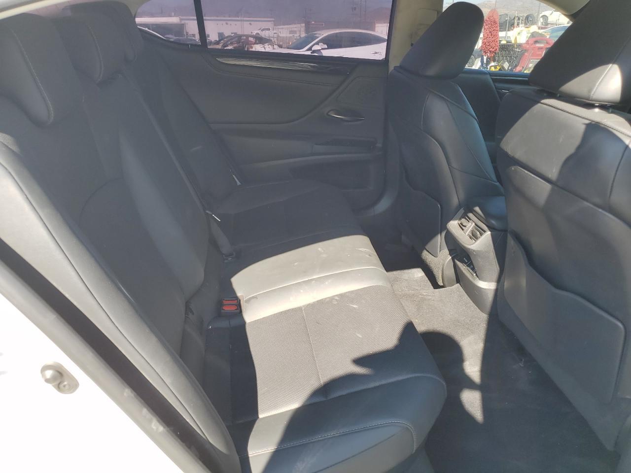 2021 LEXUS Es
