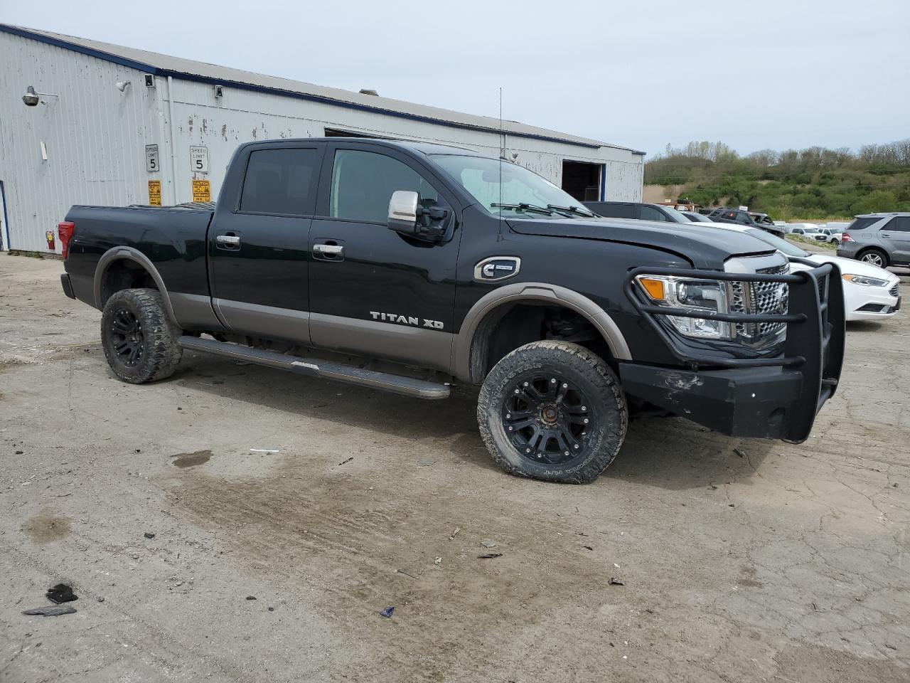 2016 NISSAN Titan