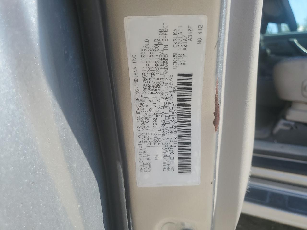 2004 TOYOTA Sequoia