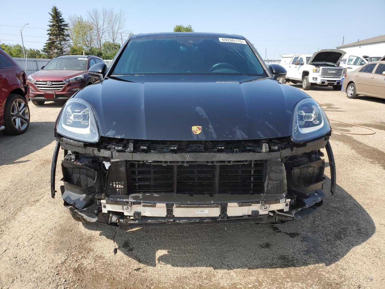 2021 PORSCHE CAYENNE