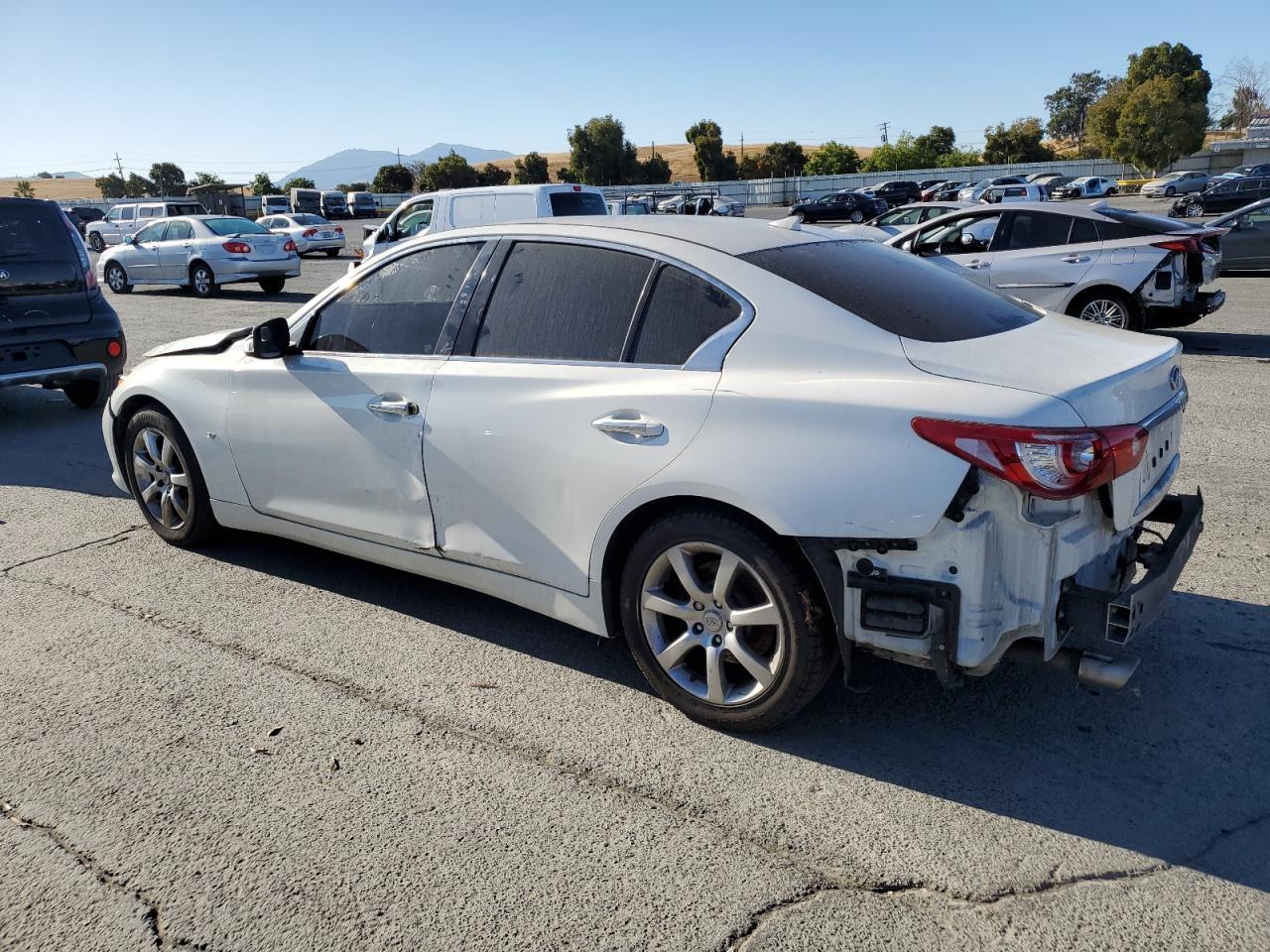 2015 INFINITI Q50