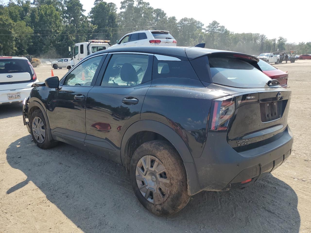 2025 NISSAN KICKS