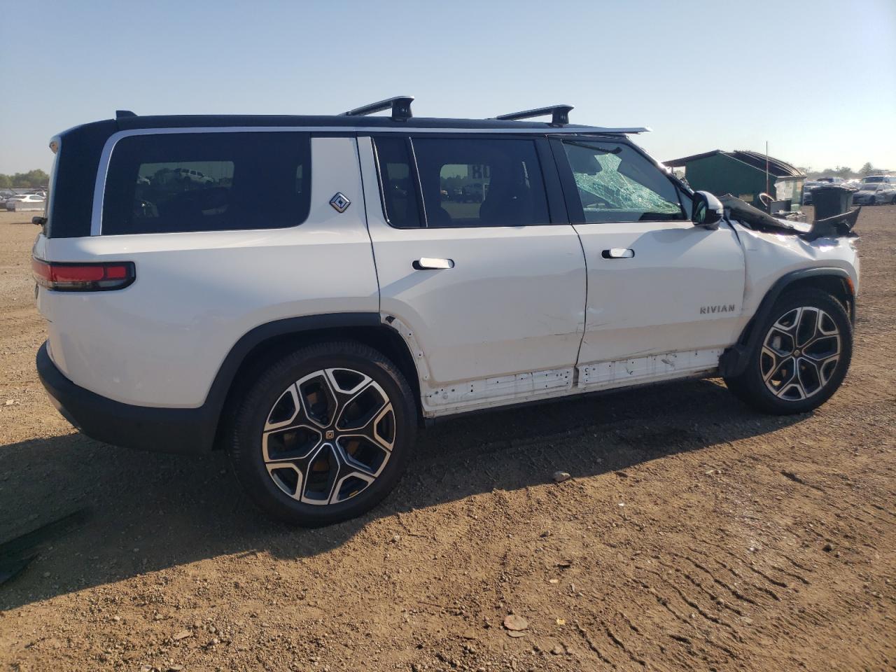 2025 RIVIAN R1s