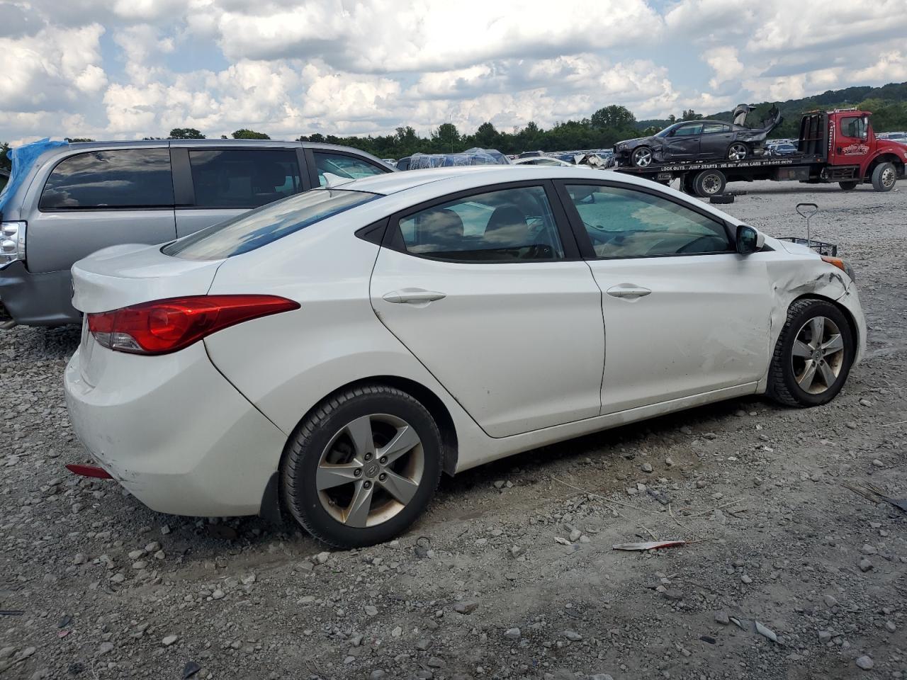 2013 HYUNDAI ELANTRA