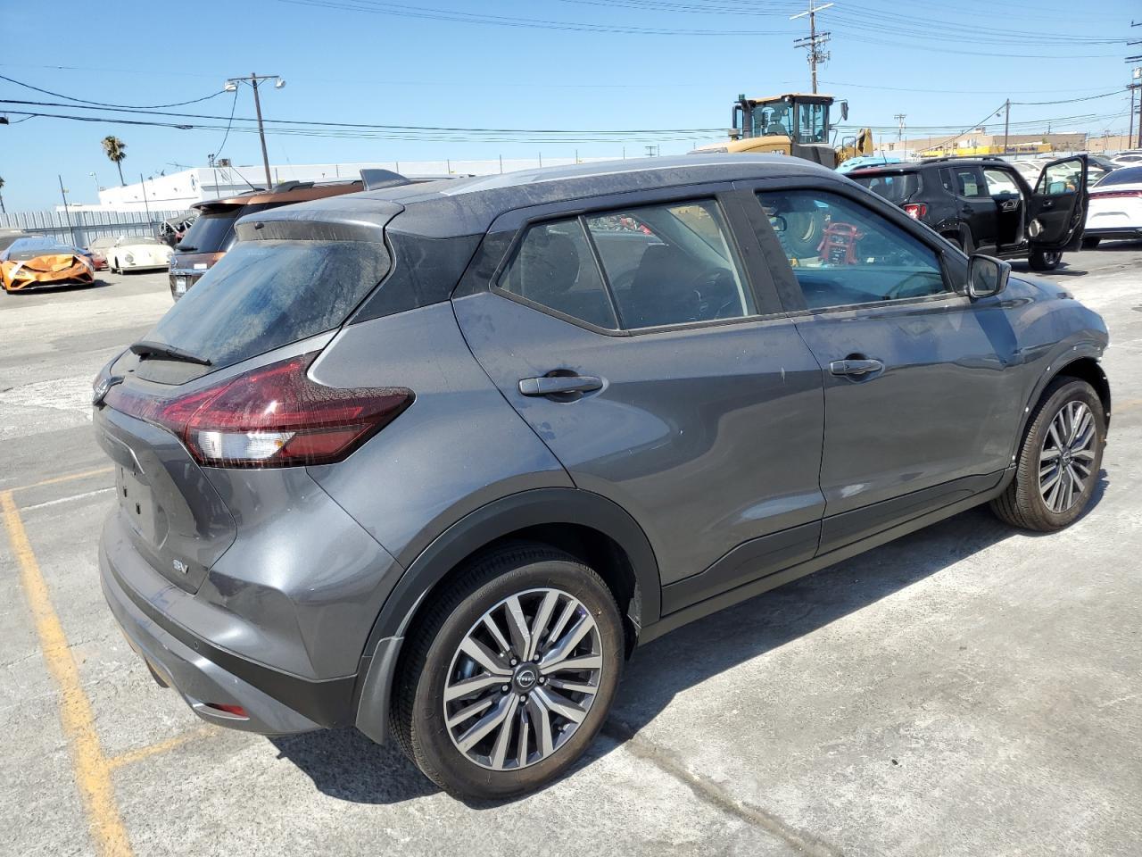 2024 NISSAN KICKS