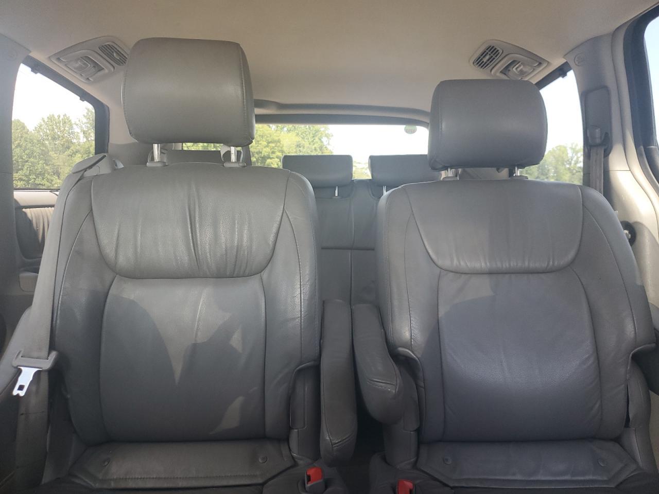 2007 TOYOTA SIENNA