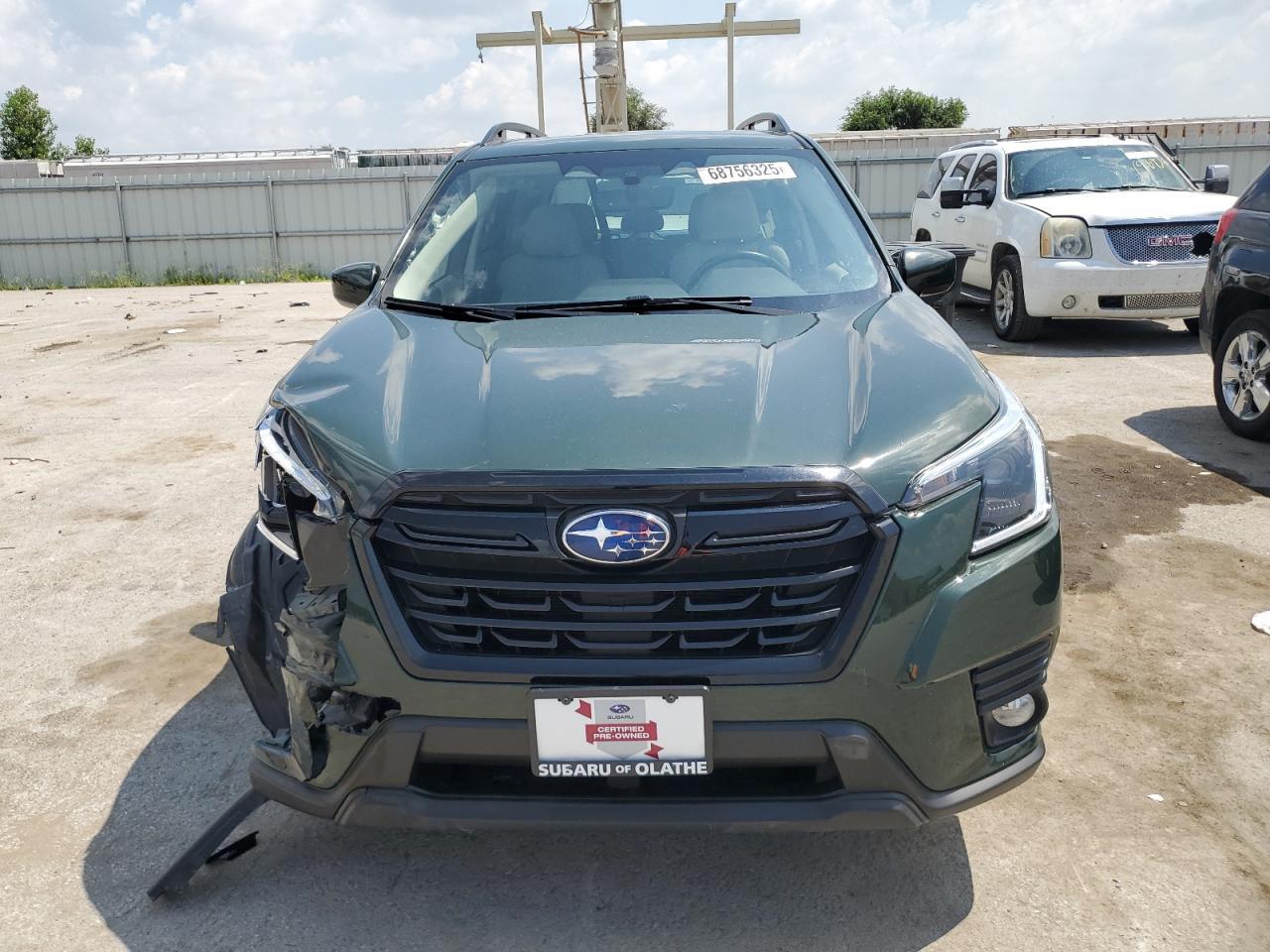 2022 SUBARU FORESTER