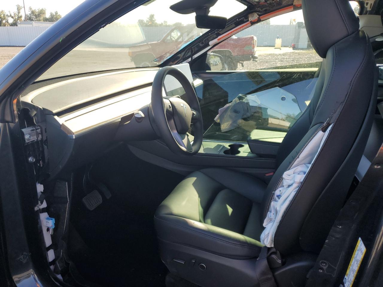 2025 TESLA MODEL Y