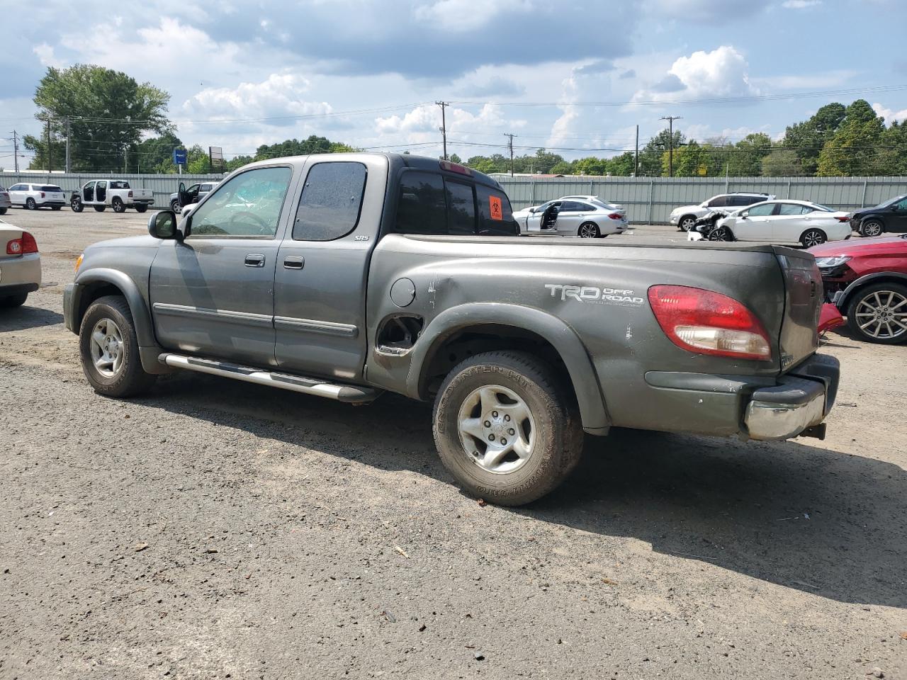 2004 TOYOTA TUNDRA