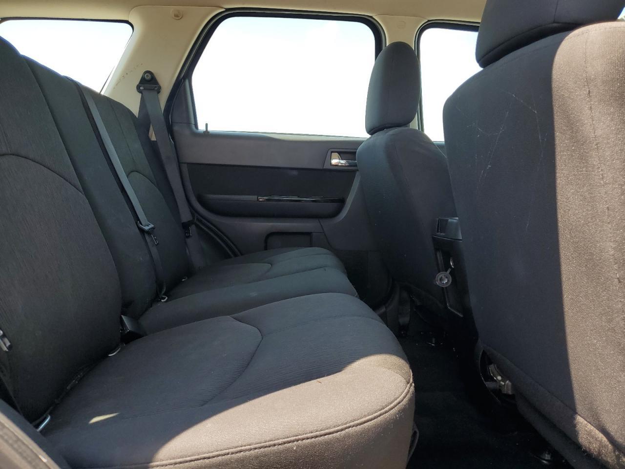 2011 MAZDA Tribute