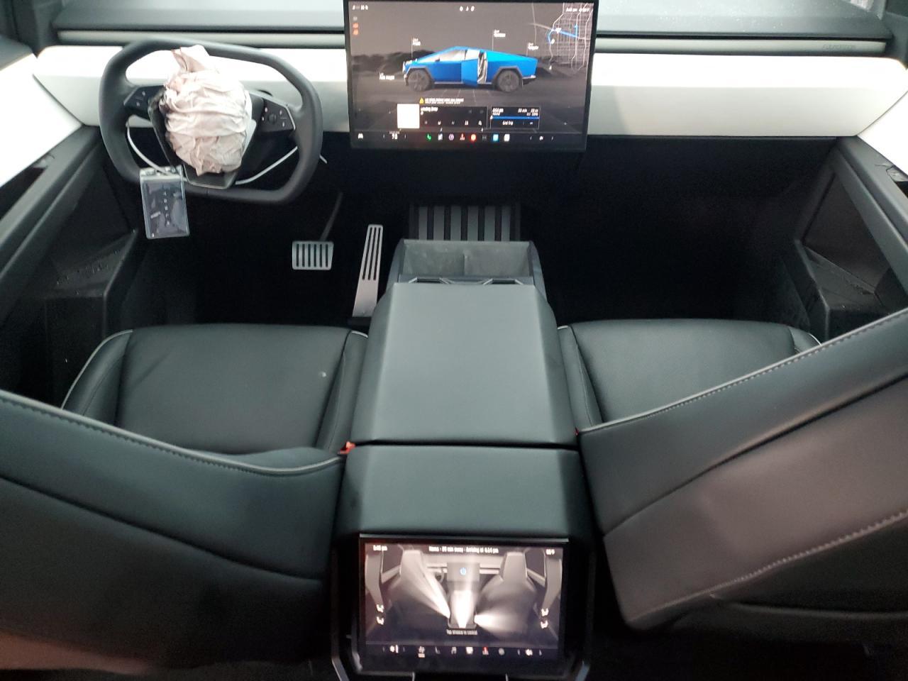 2024 TESLA Cybertruck