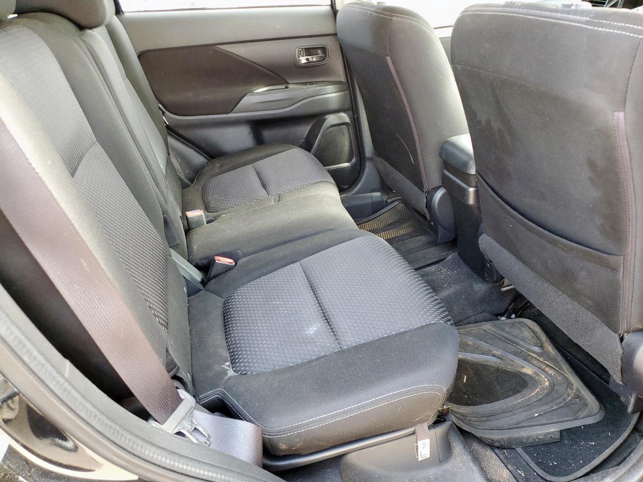 2016 MITSUBISHI outlander