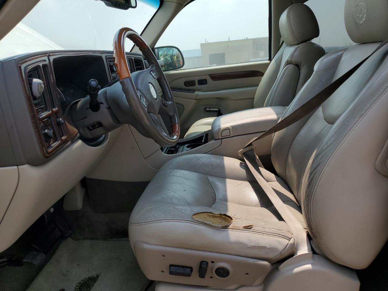 2004 CADILLAC ESCALADE
