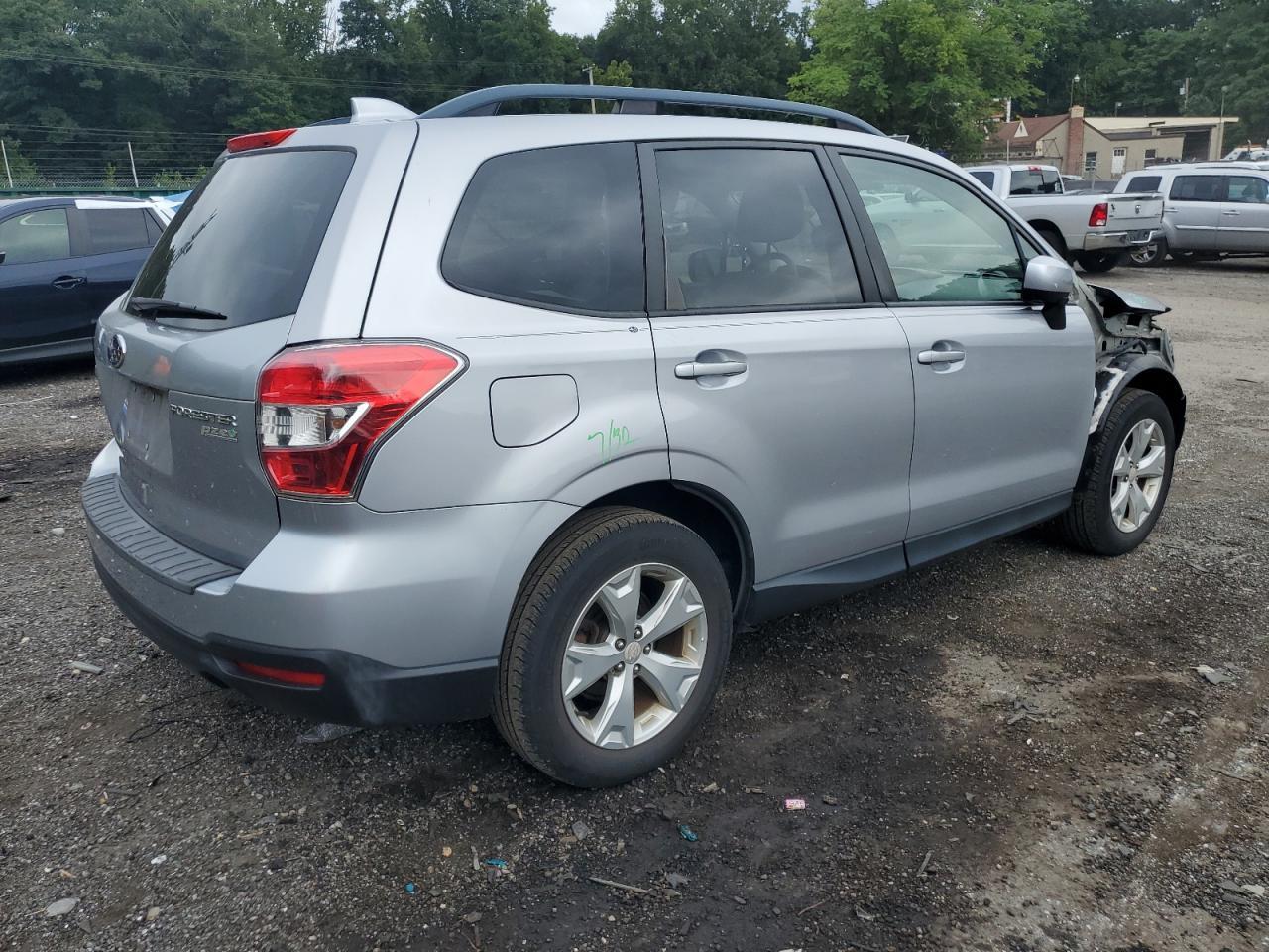 2016 SUBARU FORESTER