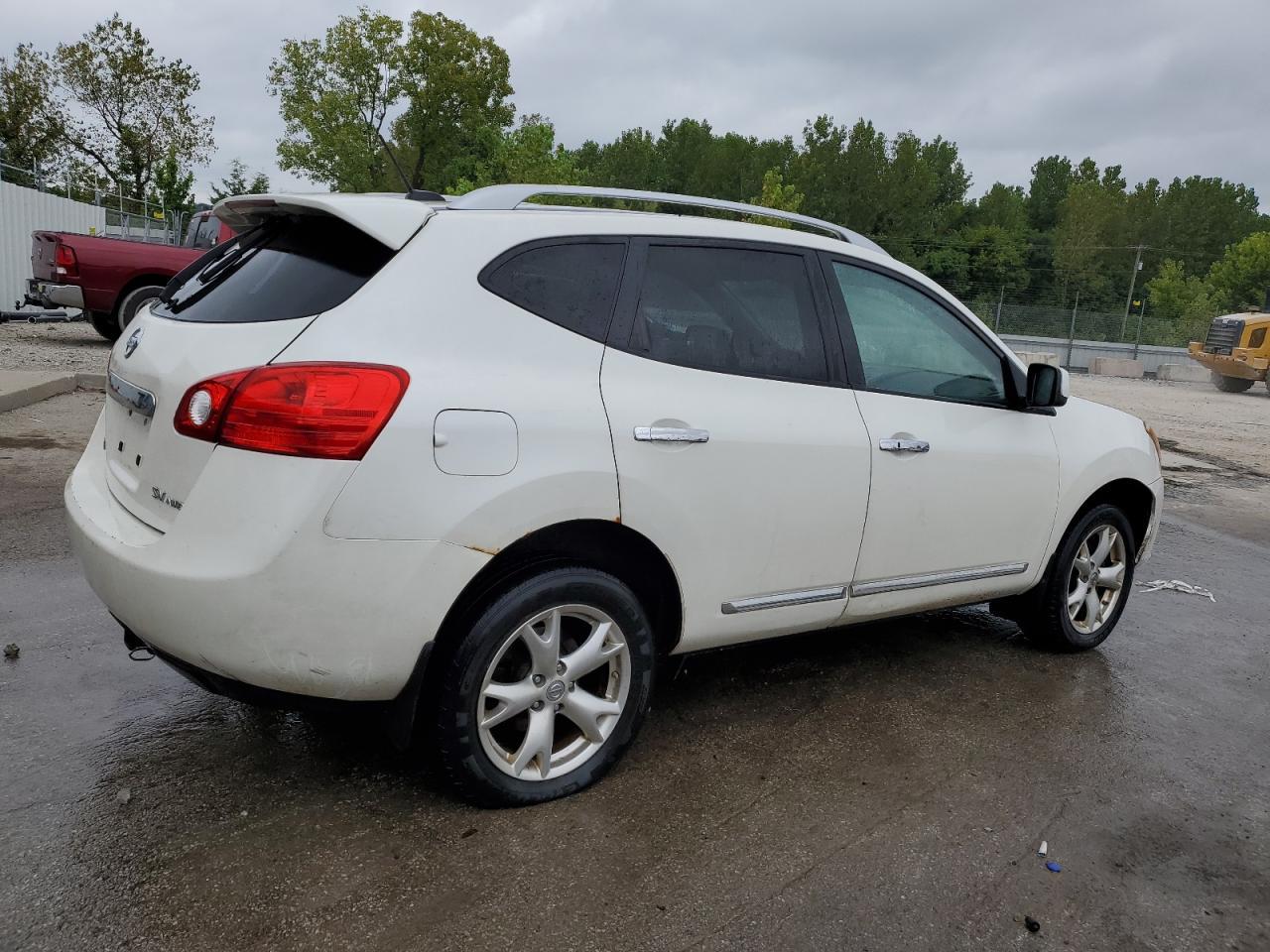 2011 NISSAN ROGUE
