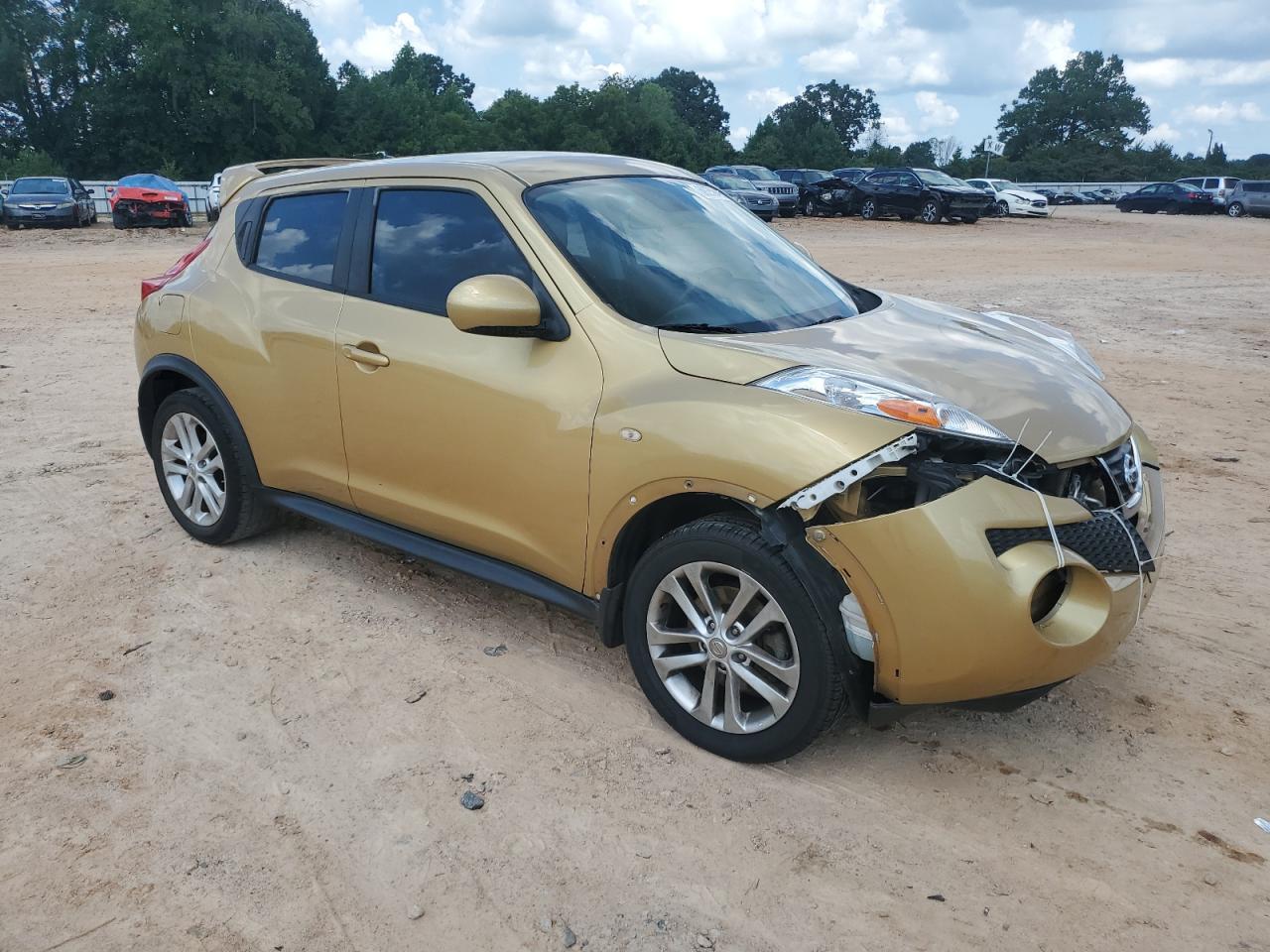 2014 NISSAN Juke