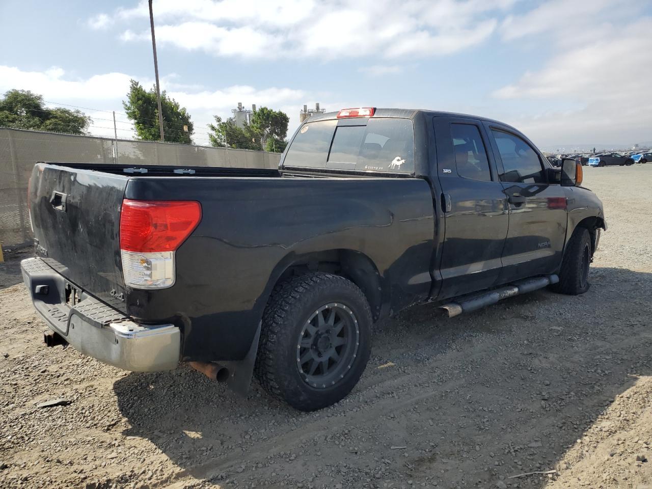 2011 TOYOTA TUNDRA