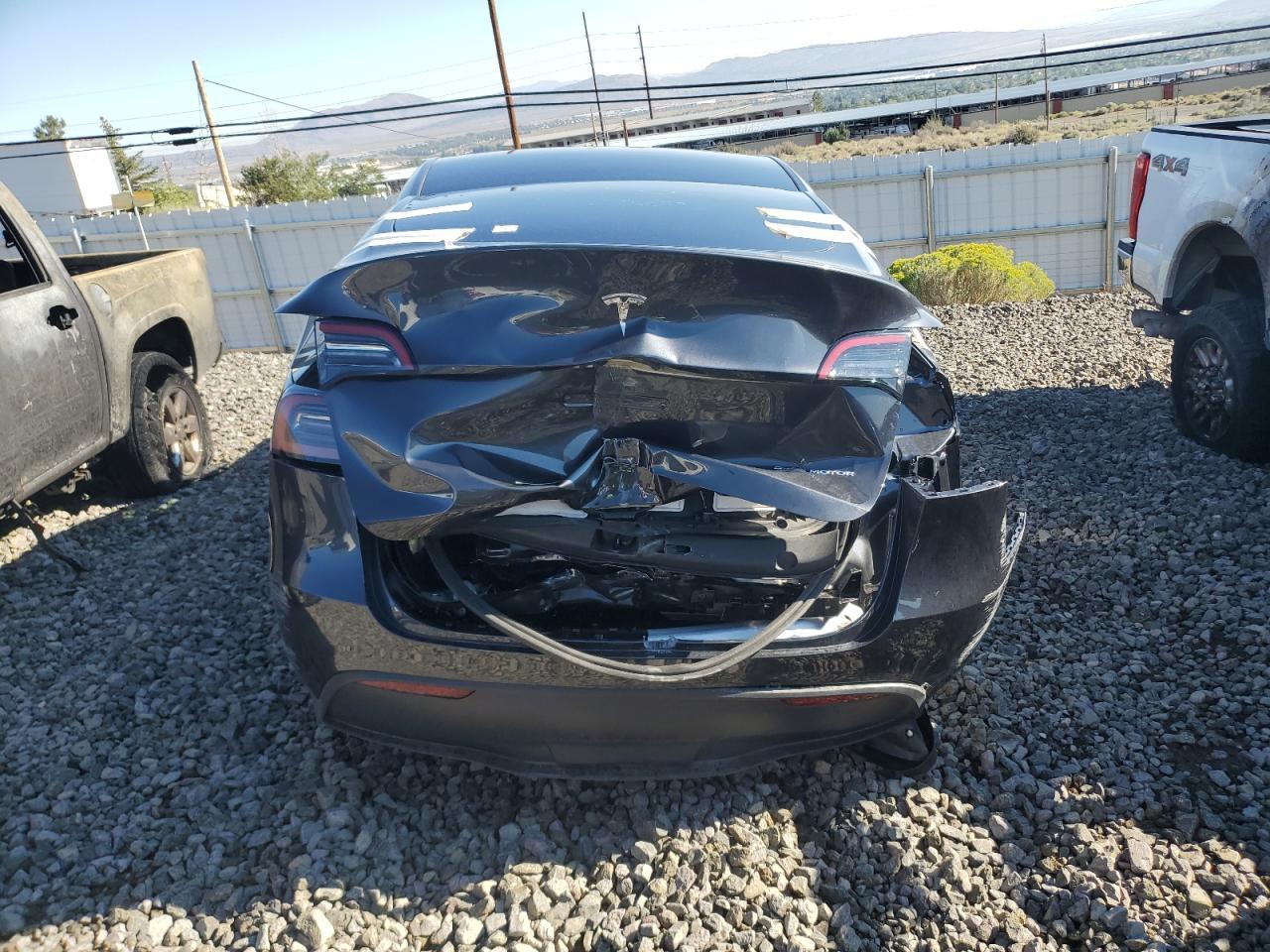 2025 TESLA MODEL Y