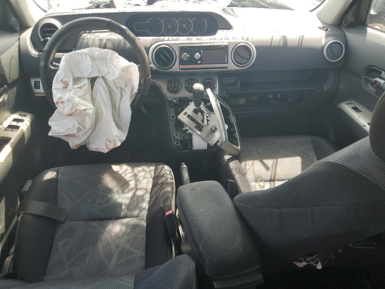 2011 TOYOTA SCION
