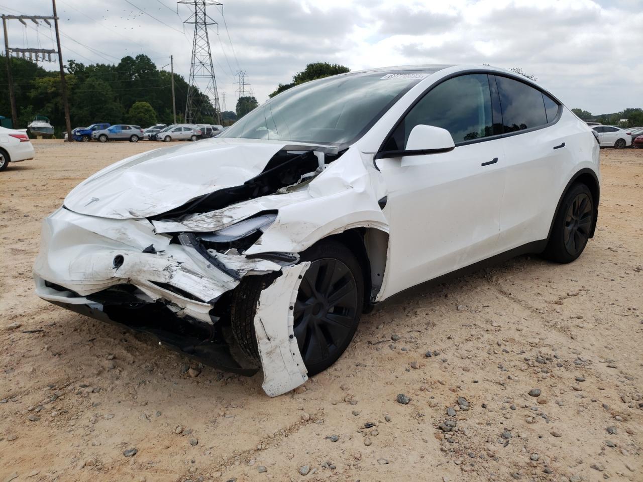 2025 TESLA MODEL Y