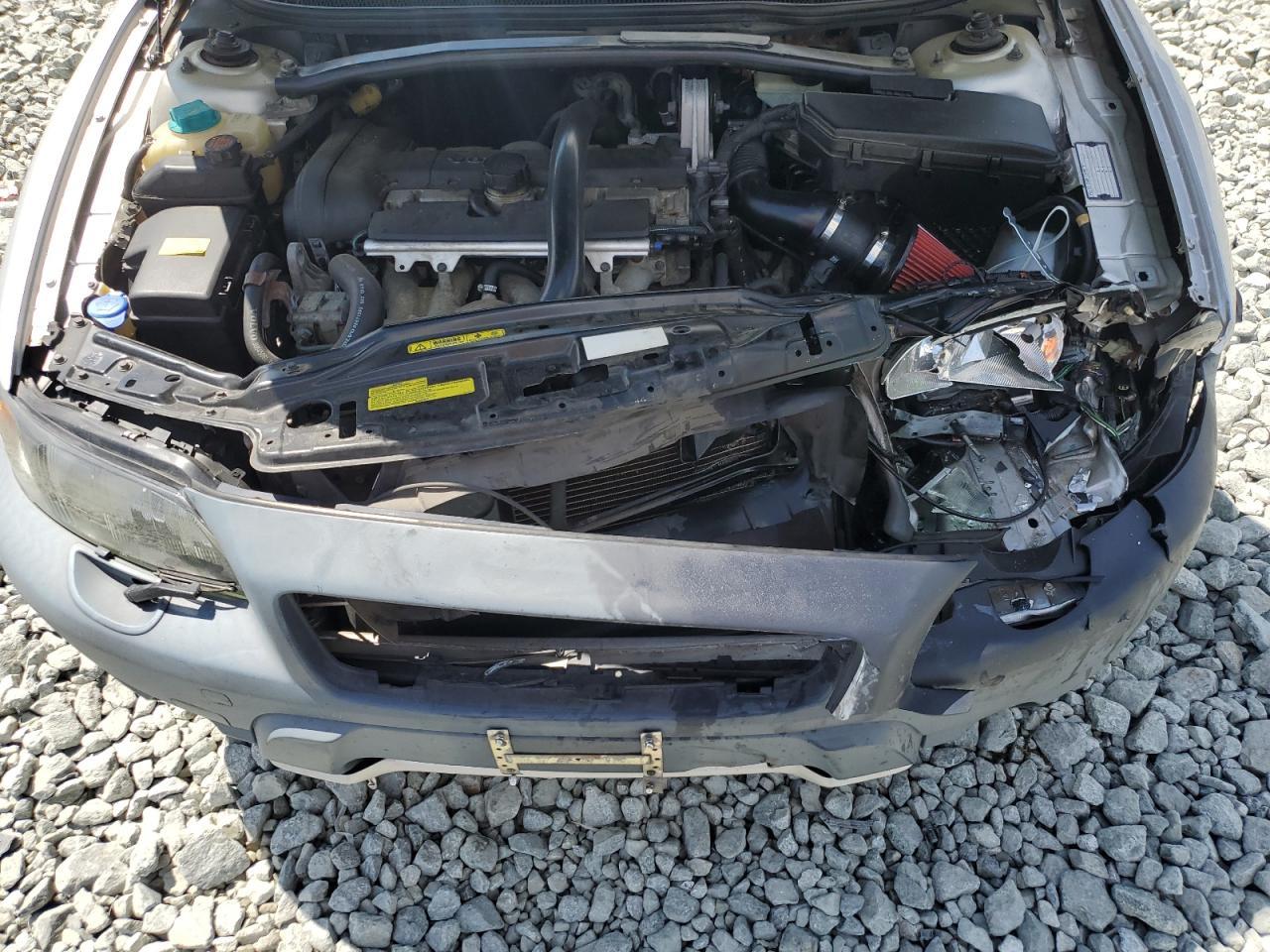 2004 VOLVO XC70