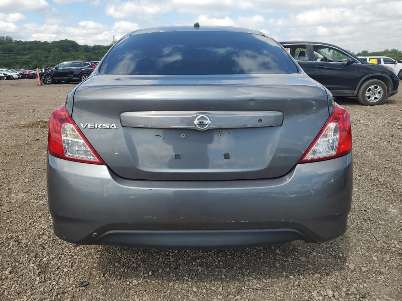 2016 NISSAN VERSA