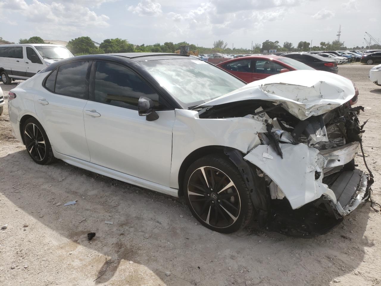 2018 TOYOTA CAMRY