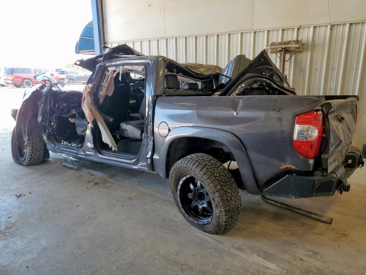 2016 TOYOTA TUNDRA