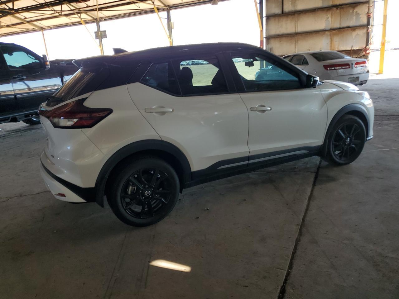 2021 NISSAN KICKS