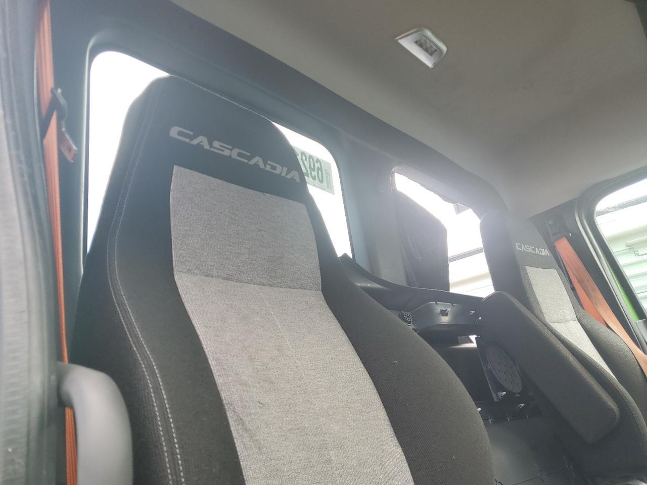 2022 FREIGHTLINER CASCADIA