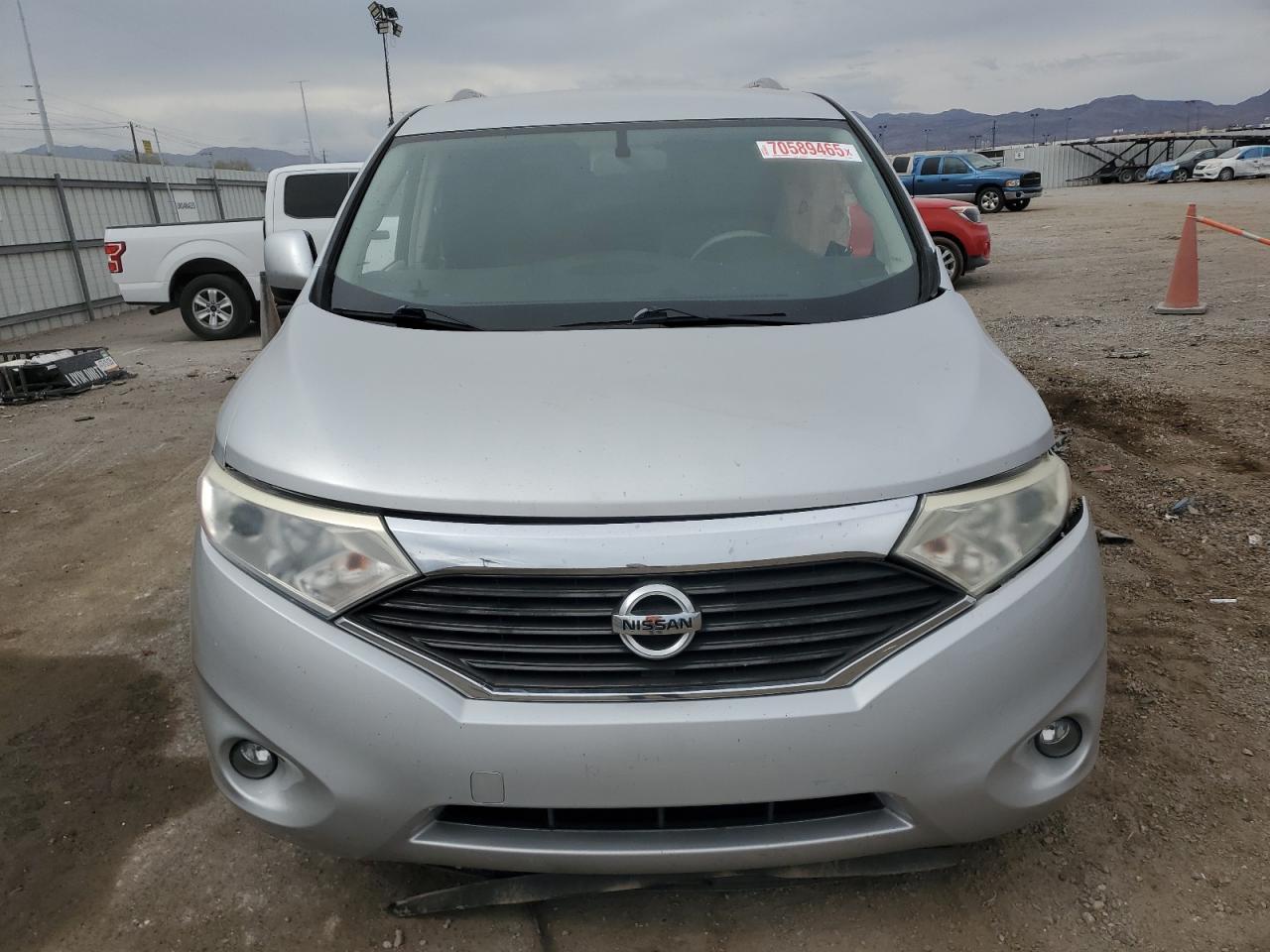 2016 NISSAN Quest
