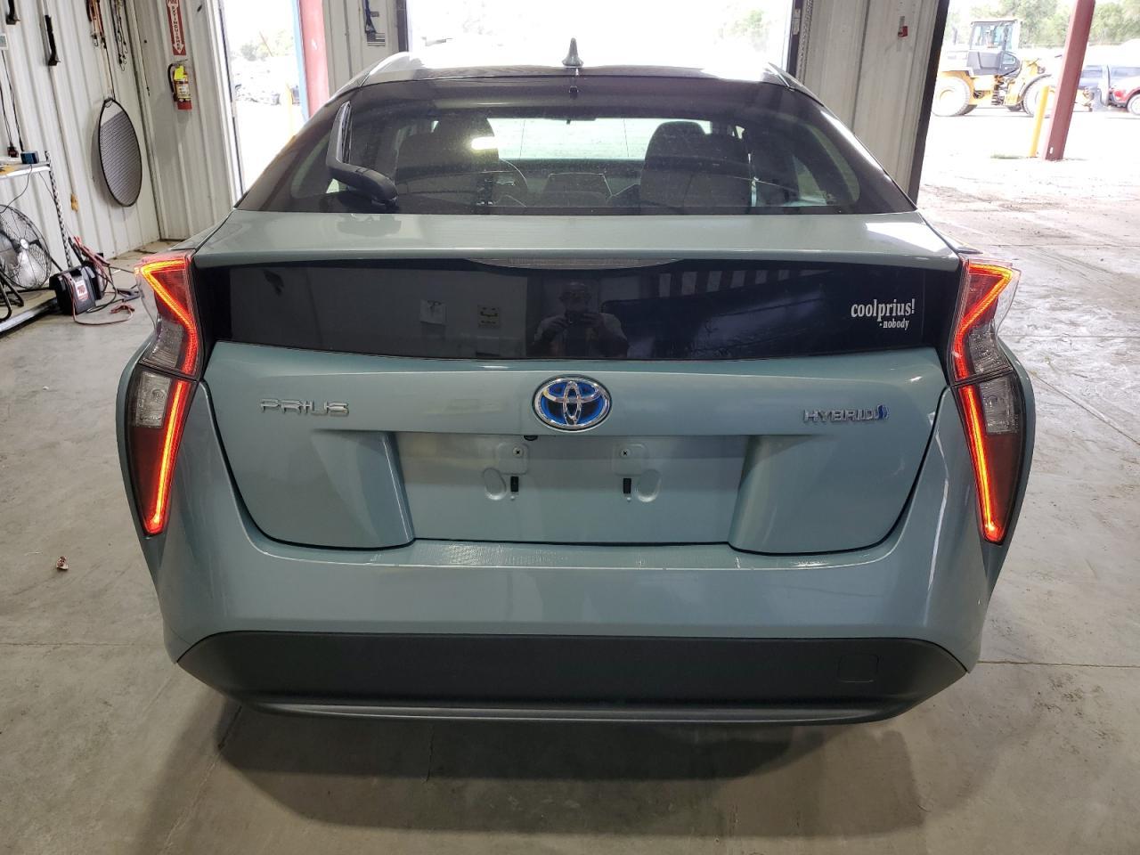 2017 TOYOTA PRIUS