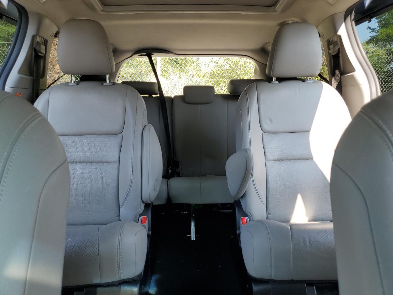 2014 TOYOTA SIENNA