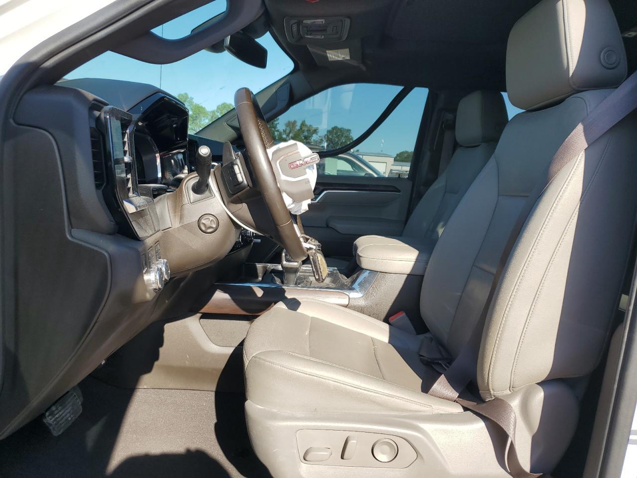 2023 GMC Sierra