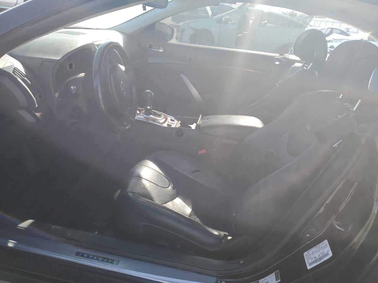 2011 INFINITI G37