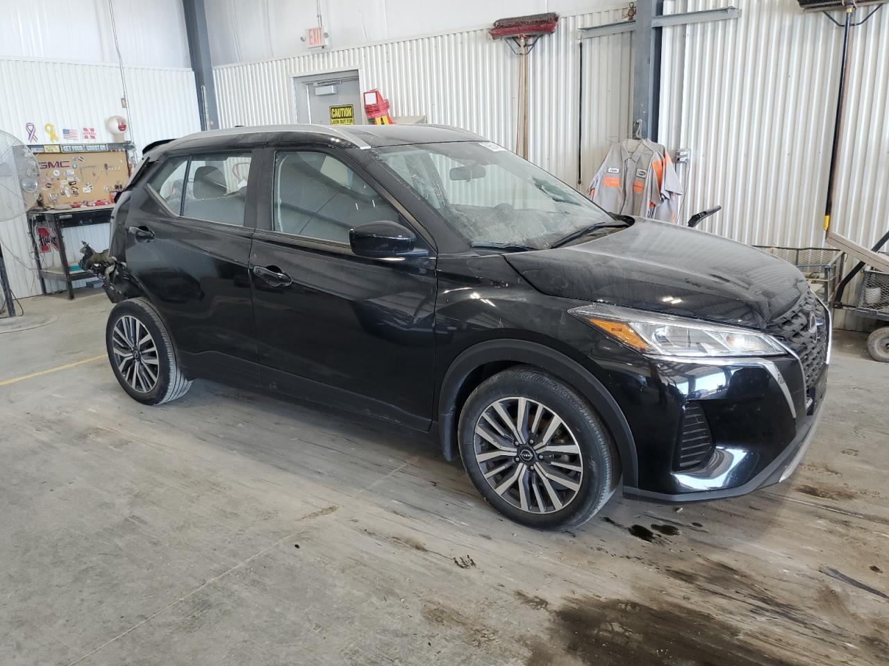 2023 NISSAN KICKS