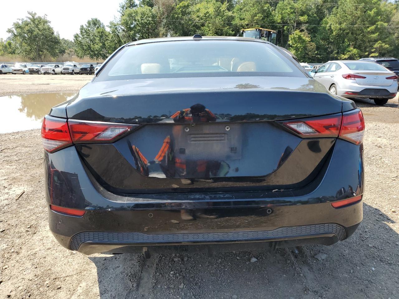 2022 NISSAN SENTRA