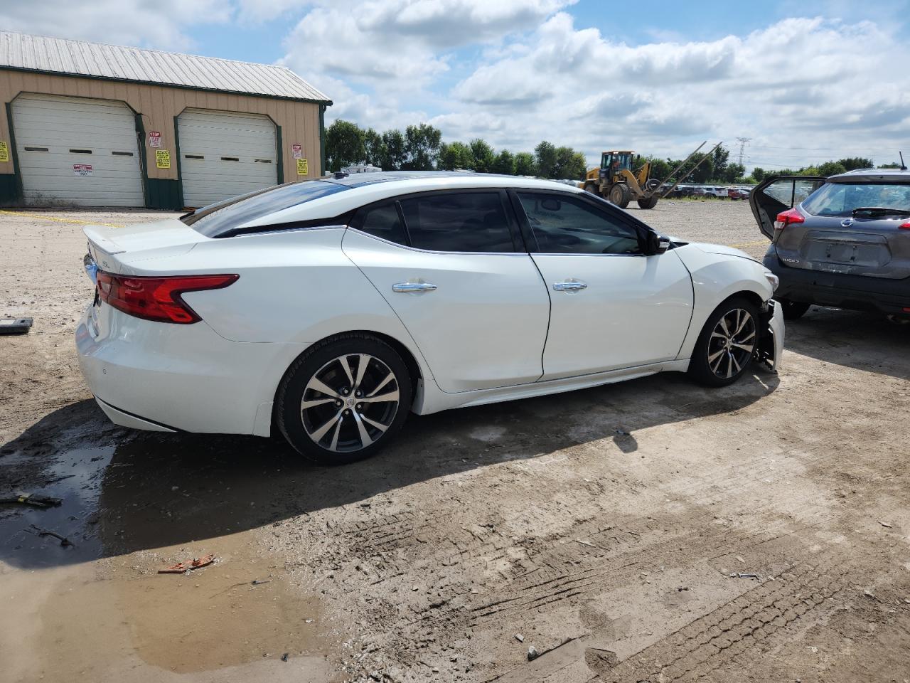 2017 NISSAN Maxima