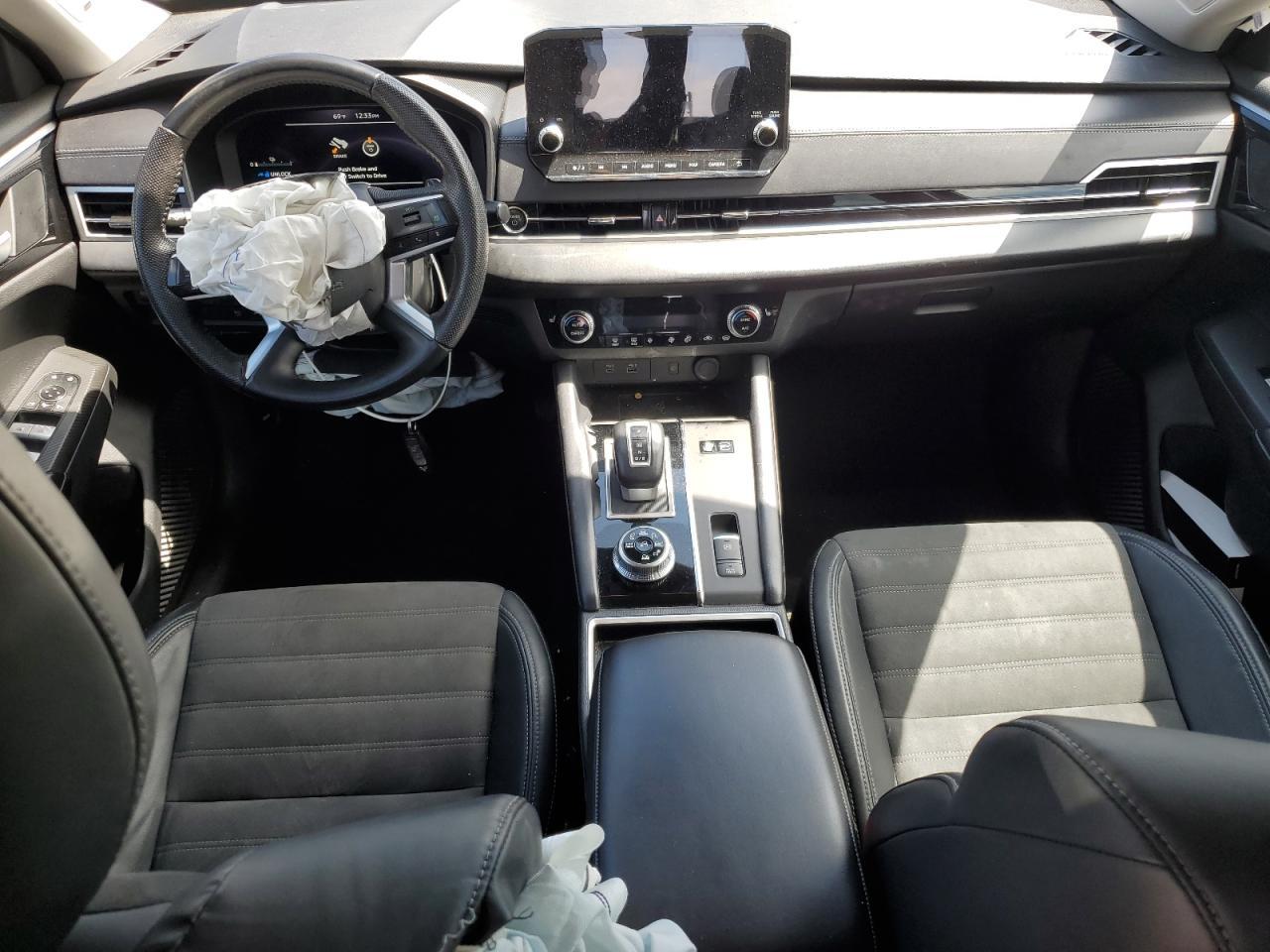 2023 MITSUBISHI outlander