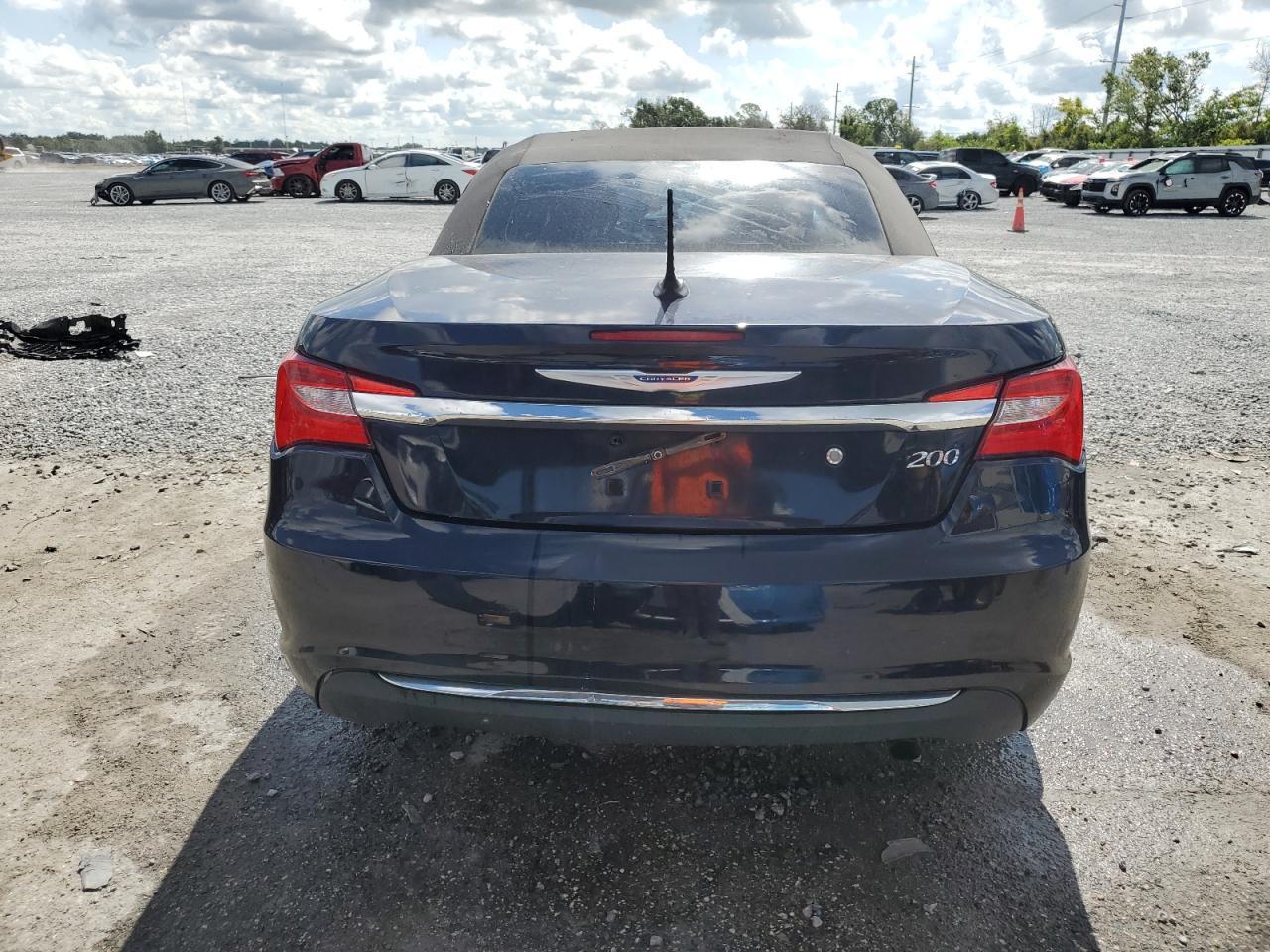 2011 CHRYSLER 200