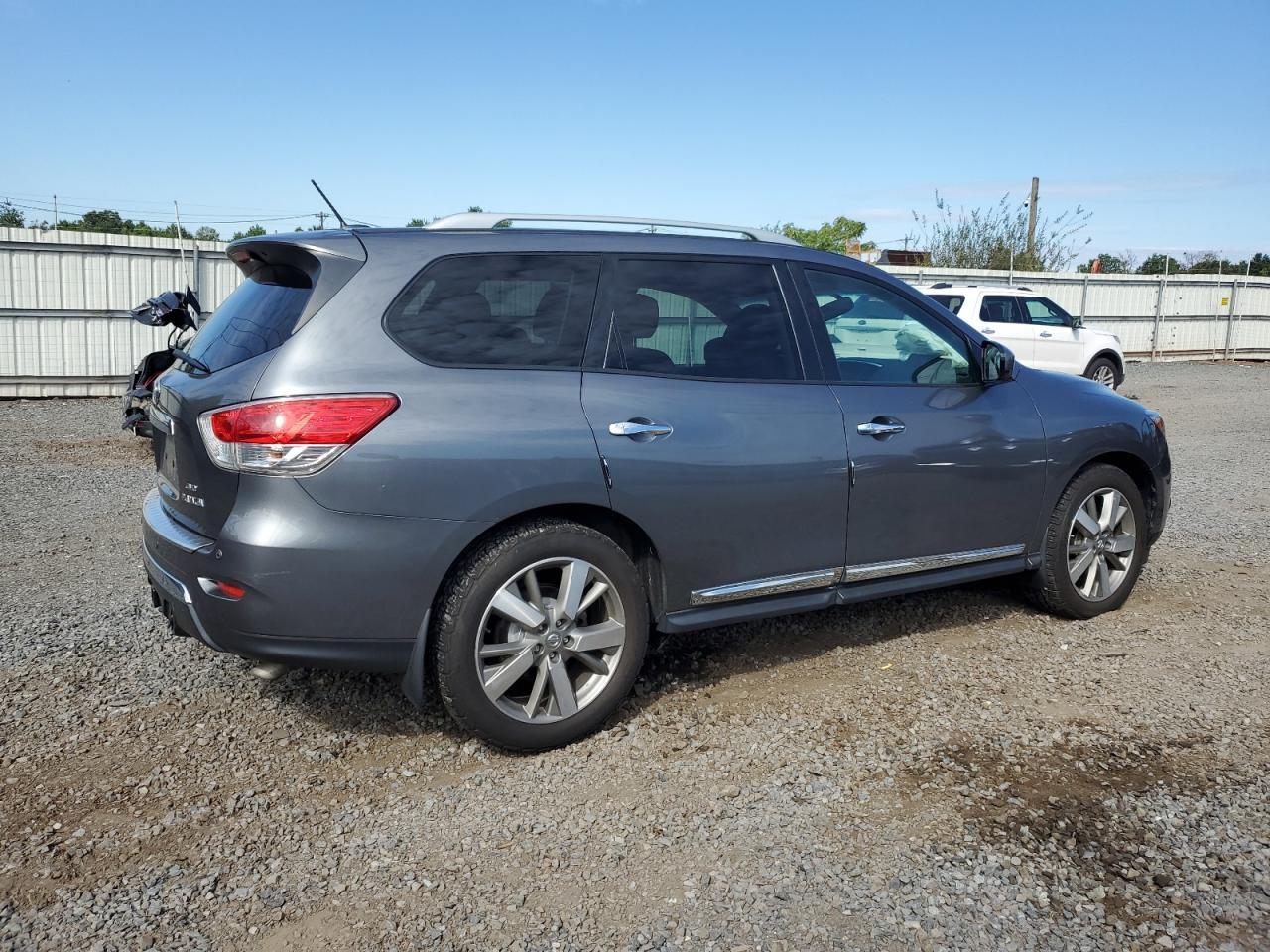 2016 NISSAN PATHFINDER