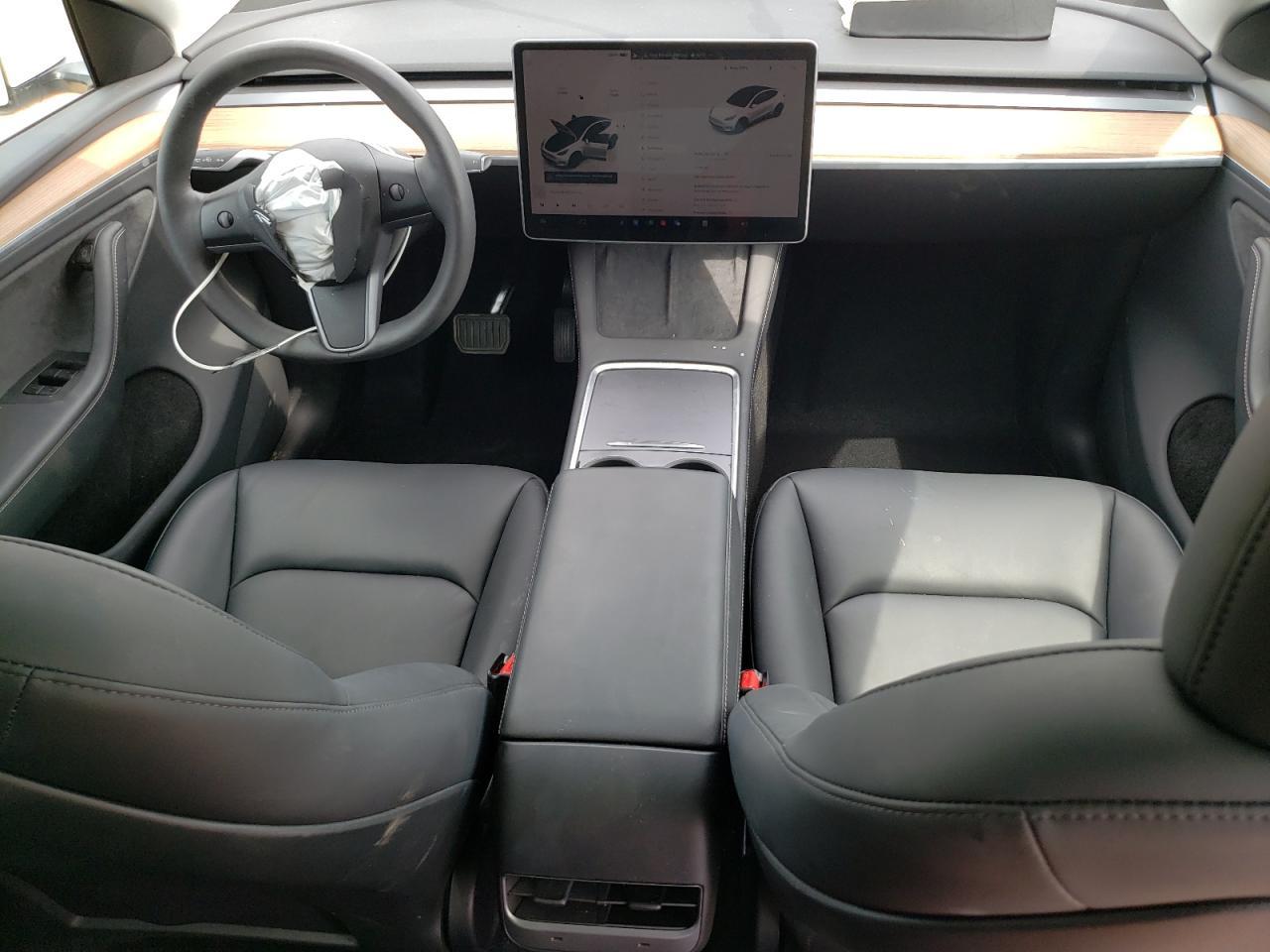 2025 TESLA MODEL Y