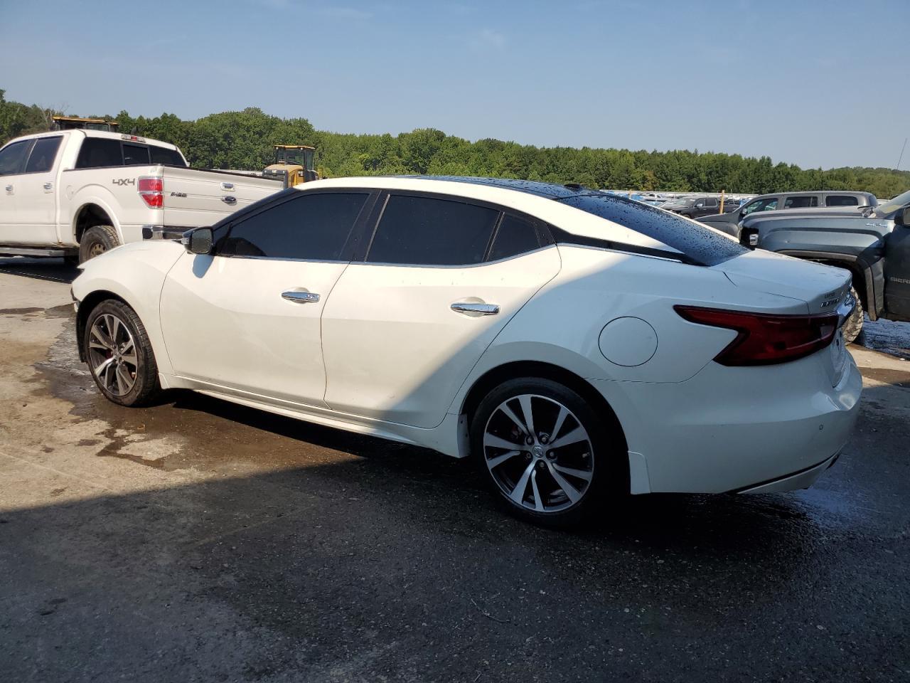 2016 NISSAN Maxima