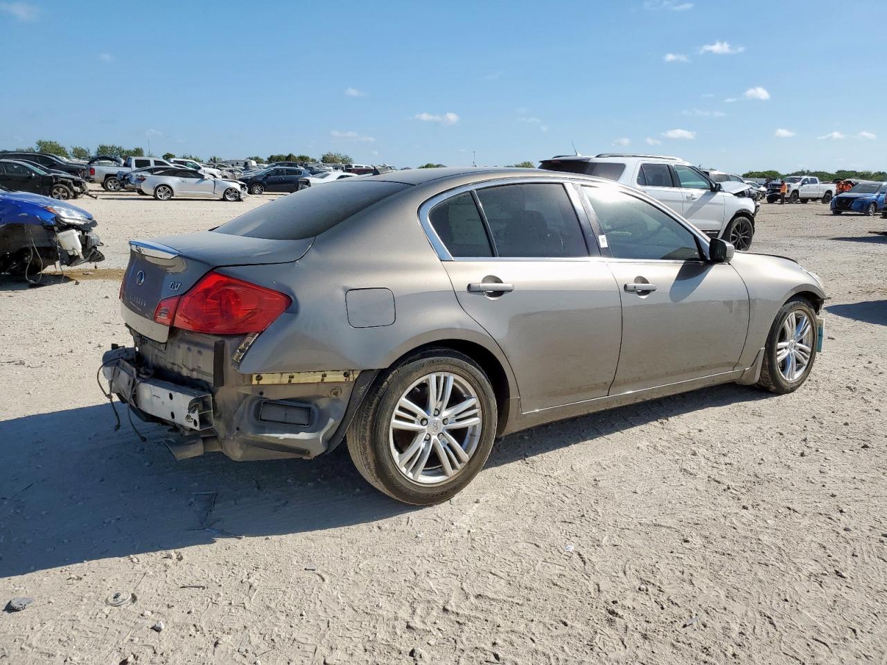 2012 INFINITI G37