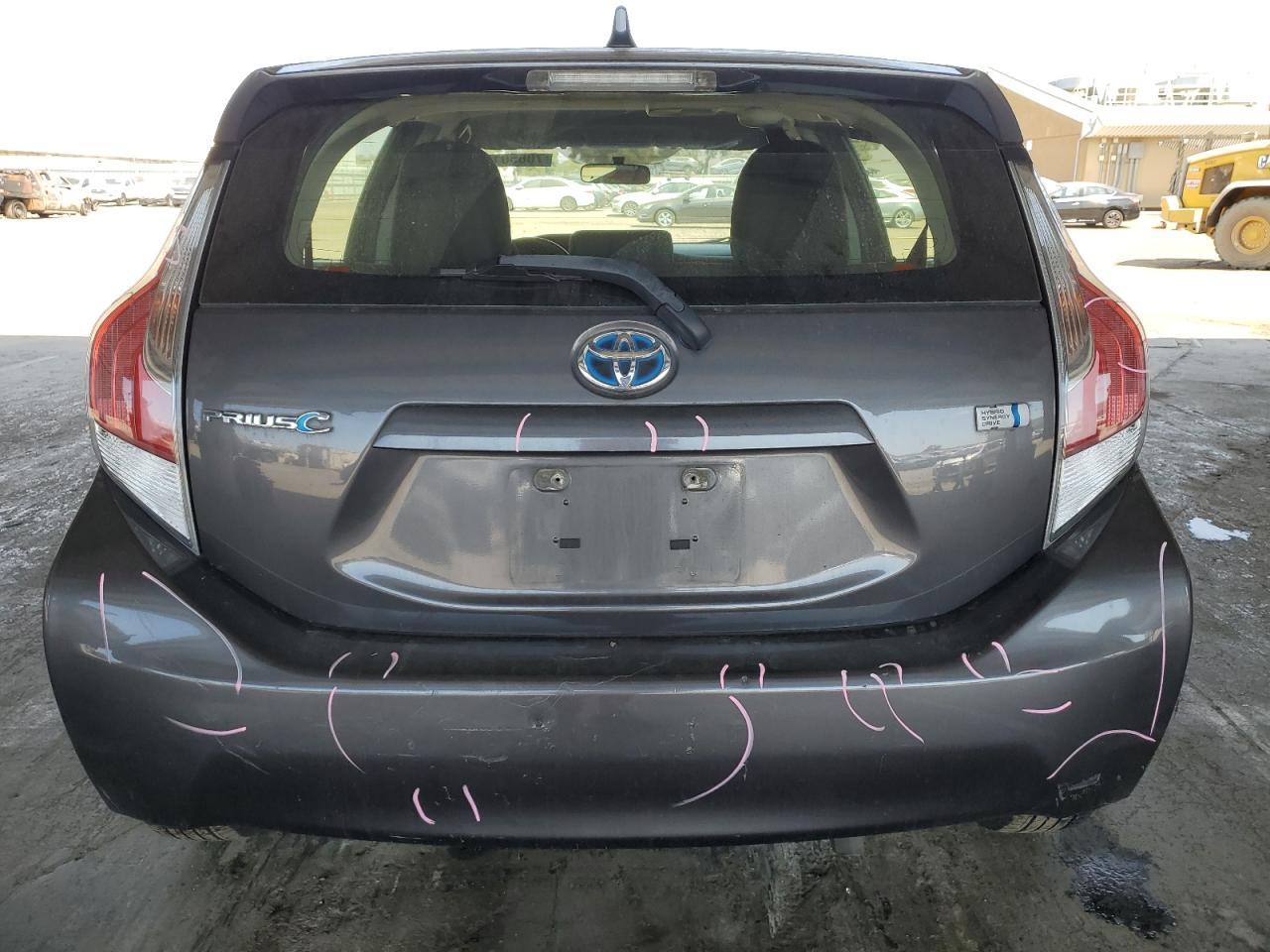 2016 TOYOTA Prius c