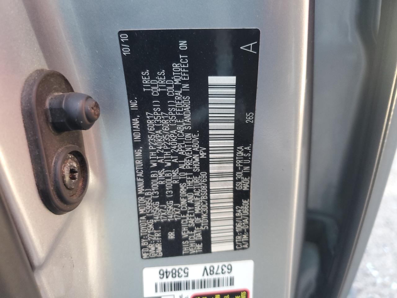 2011 TOYOTA SIENNA