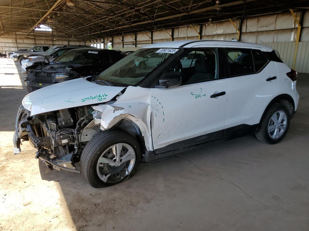 2023 NISSAN KICKS